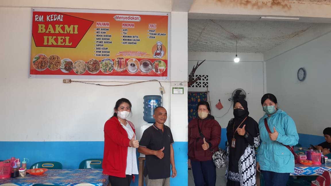 DINAS KESEHATAN MELAKSANAKAN PENGAWASAN DAN PEMBINAAN TEMPAT PENGOLAHAN PANGAN DAN DEPOT AIR MINUM DALAM RANGKA SOSIALISASI PENERBITAN SURAT REKOMENDASI SERTIFIKAT LAIK HYGIENE 