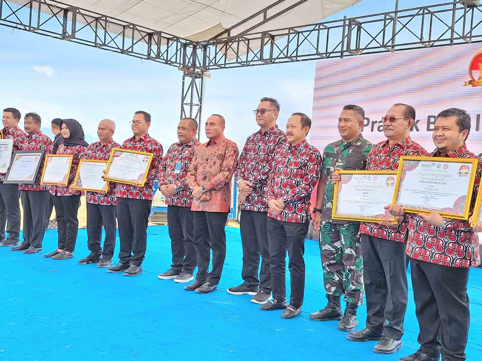 BAPAK WAKIL BUPATI NIAS  MENERIMA APRESIASI DAN PENGHARGAAN PROGRAM PERCEPATAN PENURUNAN STUNTING 