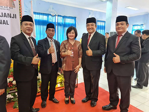 Pelantikan Sekretaris Dinas Kesehatan, Pengendalian Penduduk dan Keluarga Berencana Kabupaten Nias dan beberapa Kepala Puskesmas  se-Kabupaten Nias